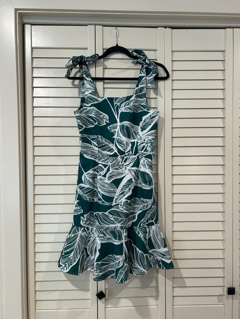 Green Leaf-Print Adjustable Tie-Shoulder Dress S